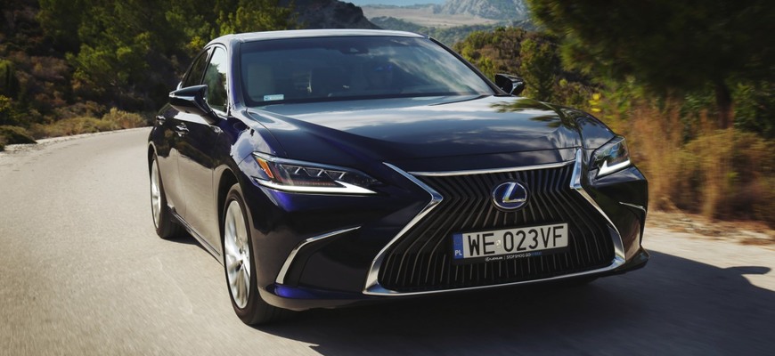 Lexus ES s novým pohonom už tento rok?