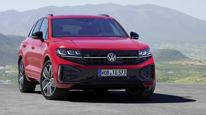 MODERNIZOVANÝ VW TOUAREG MÁ SLOVENSKÉ CENY. NA NAJVÝKONNEJŠIU VERZIU R SI BUDETE MUSIEŤ POČKAŤ