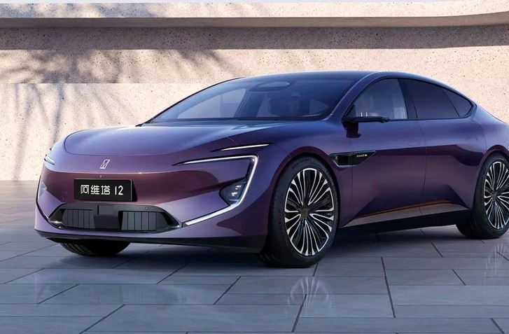 V MNÍCHOVE PREDSTAVENÝ AVATR 12 SI V EURÓPE VYŠLIAPNE NA TESLU MODEL S I VOLKSWAGEN ID.7