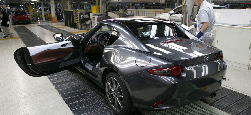 Mazda MX-5 RF s pevnou strechou je vo výrobe