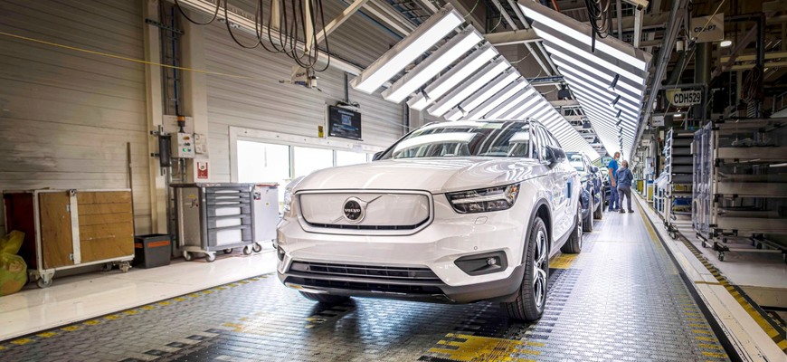 Viac než 400 k elektrické Volvo XC40 už začali vyrábať