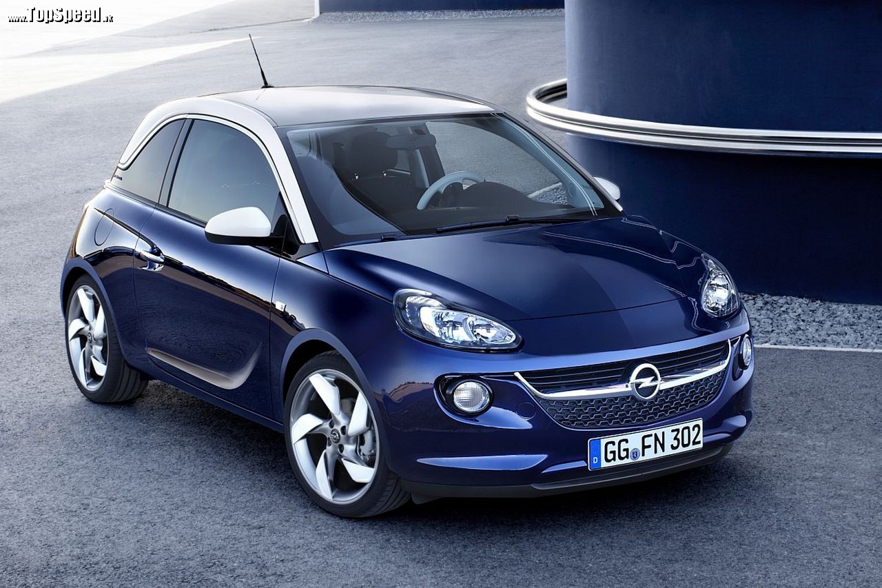 Opel Adam chce byť hlavným súperom pre Fiat 500. Ešte šťastie, že nemajú jedného majiteľa.
