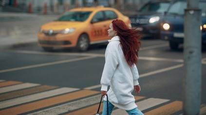 ÚPLNÁ PREDNOSŤ CHODCOV NA PRIECHODOCH? PRAVIDLÁ BUDÚ PRÍSNEJŠIE