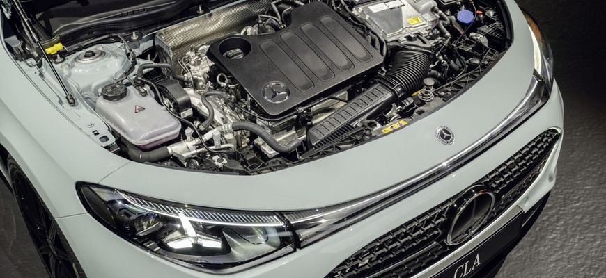 Nový Mercedes CLA konečne dostupný aj so spaľovacími motormi. Máme slovenské ceny!