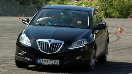 TEST LANCIA DELTA 1,9 TWINTURBO MULTIJET