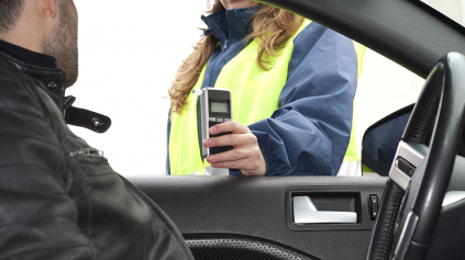 Ak vám zistia alkohol za volantom, tak možno prídete o auto