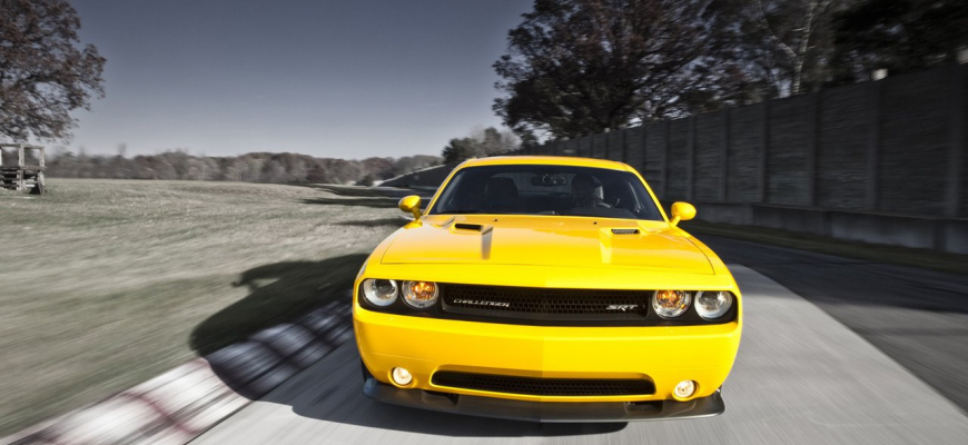 Dodge Challenger SRT8 392 Yellow Jacket