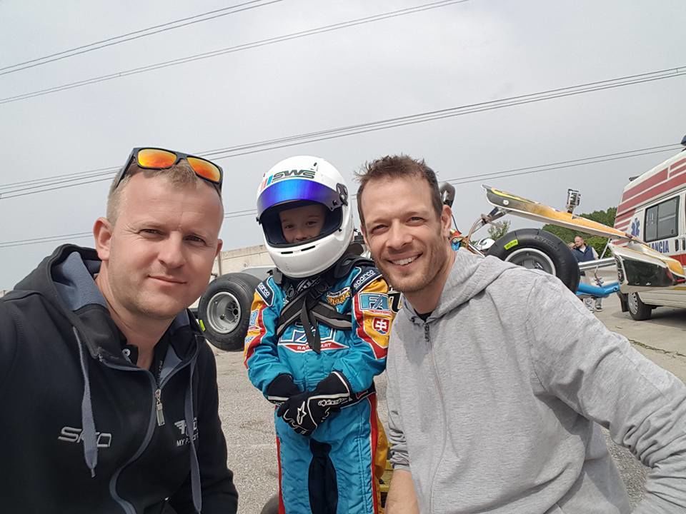 Matej Koník má len 8 rokov a už jazdí motokáry