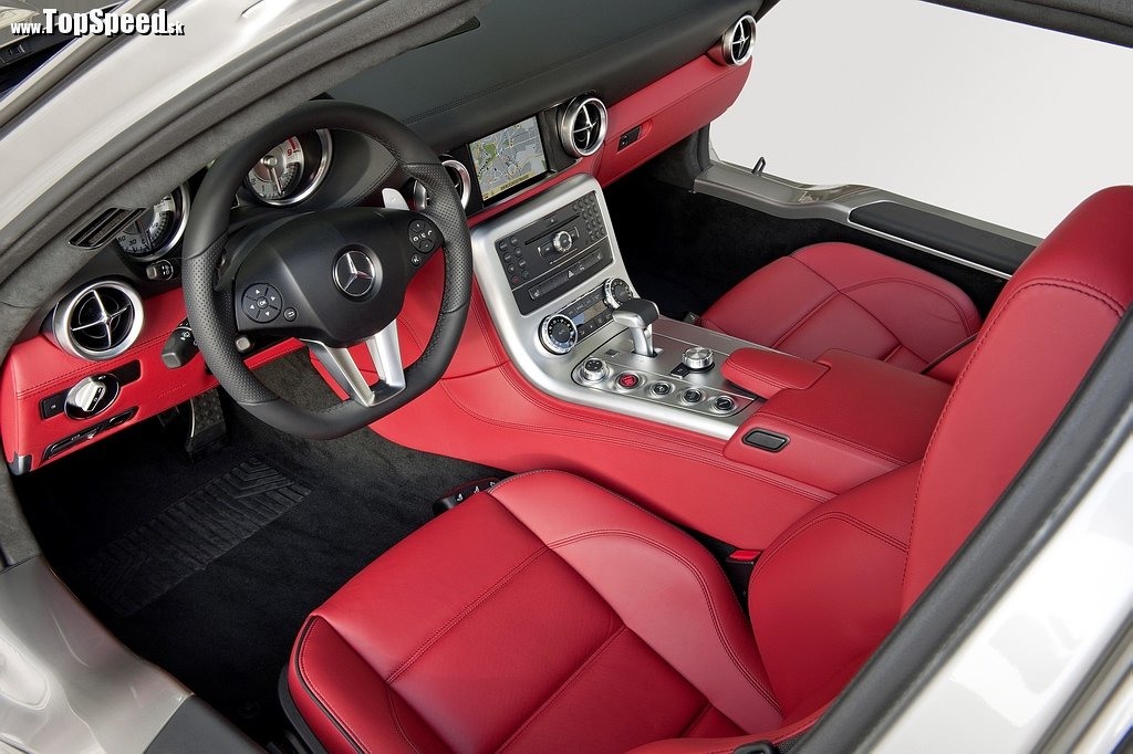 Interiér aký má Mercedes-Benz SLS AMG je ako z veľkej knihy... No odolali by ste takémuto dielu?