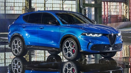 Nová Alfa Romeo Tonale detailne. S hybridnou technikou k záchrane značky