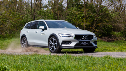 TEST VOLVO V60 CROSS COUNTRY. ELEGANTNÝ TURISTA