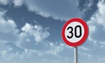 Maximálna rýchlosť 30 km/h v každej obci Slovenska? Odborníci majú jasný odkaz!