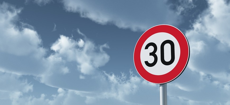 Maximálna rýchlosť 30 km/h v každej obci Slovenska? Odborníci majú jasný odkaz!