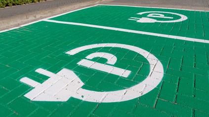 Chceli postaviť milión nabíjačiek pre elektromobily. Plán skončí v koši, ľudia chcú niečo iné