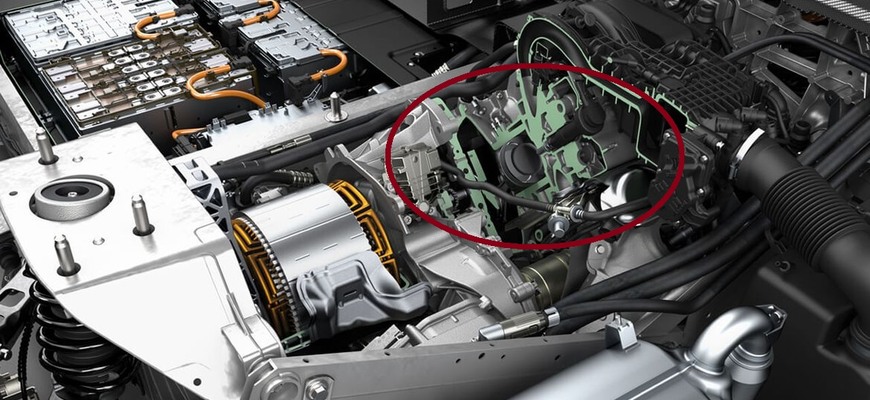 BMW vráti spaľovacie motory do elektromobilov! Obáva sa nedôvery k čisto batériovému pohonu
