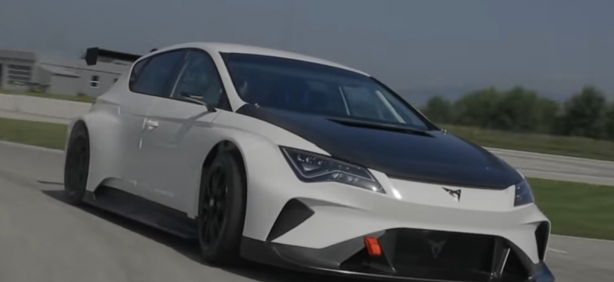 Cupra e-Racer na trati s 680 k a zadným pohonom