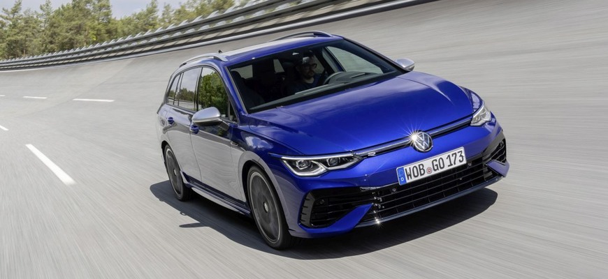 Volkswagen Golf R Variant je tu. Väčší priestor, 320 koní a drift mód