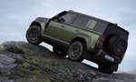 Bolestný facelift: Defender OCTA V8 prišiel pri modernizácii o takmer 100 koní!