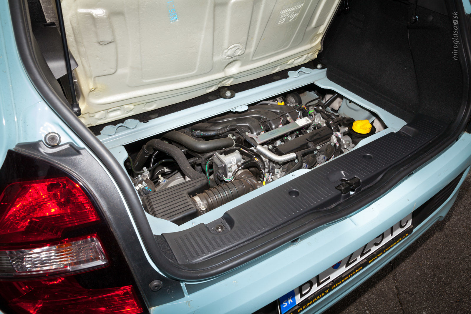 Renault Twingo RS nebude. Dozadu sa nezmestí väčší motor.