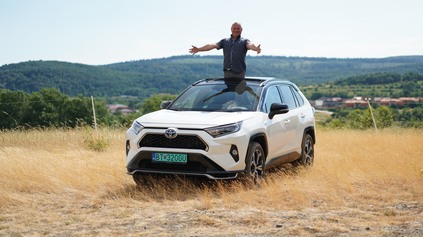 TEST TOYOTA RAV4 PHEV - NEÚPROSNÁ EÚ NÚTI TOYOTU POUŽÍVAŤ KÁBEL