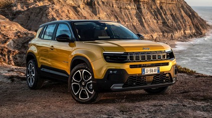 JEEP AVENGER: PRVÝ ELEKTROMOBIL ZNAČKY CIELI NA EURÓPU, VYRÁBAŤ SA BUDE KÚSOK OD SLOVENSKA