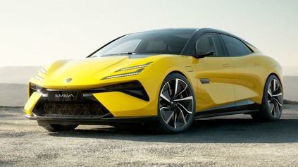 NOVÝ LOTUS EMEYA IDE PROTI PORSCHE TAYCAN TURBO S A TESLE MODEL S VÝKONOM 918 KONÍ