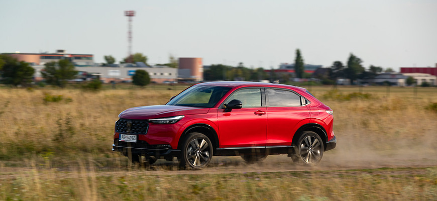 Test Honda HR-V 1.5 hybrid: priama konkurencia pre Toyotu?