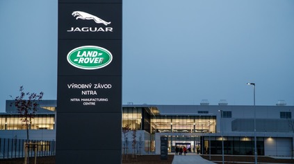 JLR OBNOVIL VÝROBU: AKO JE NA TOM ZÁVOD V NITRE?
