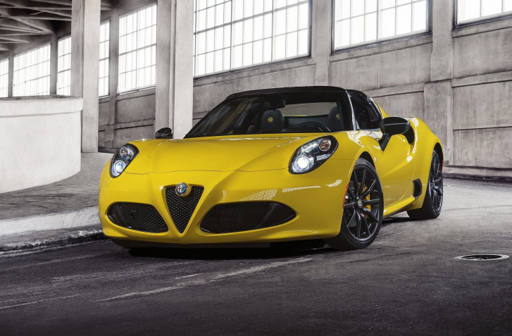 ALFA ROMEO 4C KONČÍ. VRAJ ŠKODÍ ZNAČKE