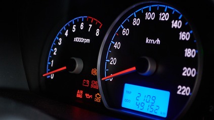 ŠIALENÝ NÁPAD? NECH SA PREDÁVAJÚ STOČENÉ AUTÁ. KTO TO TVRDÍ A PREČO?