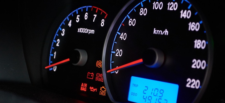 Nech sa predávajú stočené autá, no kupujúci musí vedieť prečo má lepšiu cenu