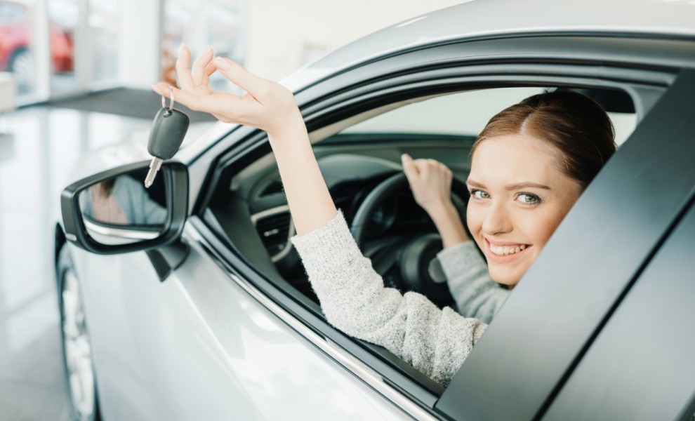 NAJSPOĽAHLIVEJŠIE NOVÉ AUTÁ, KTORÉ VYRÁBAJÚ ČI PREDÁVAJÚ AKO SKLADOVÉ. PÔVOD JASNE VÍŤAZÍ!