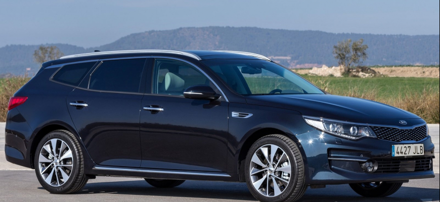 Veľké kombi Kia Optima SportsWagon prišlo do Ženevy aj ako GT s 245 k