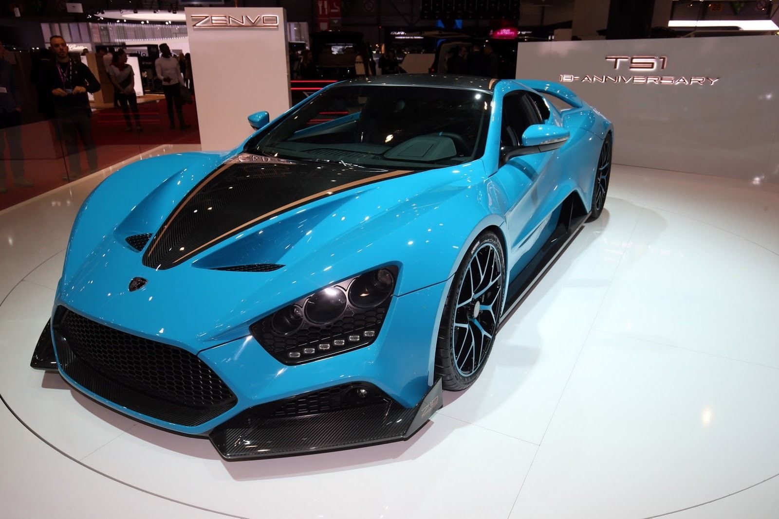 Zenvo TS1 GT má takmer 1200 k a pokorí 400 km/h