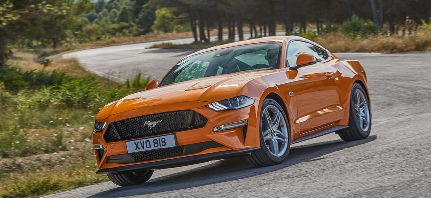 Ford definitívne sťahuje štvorvalcový Mustang z Európy. Zákazníci chcú len V8
