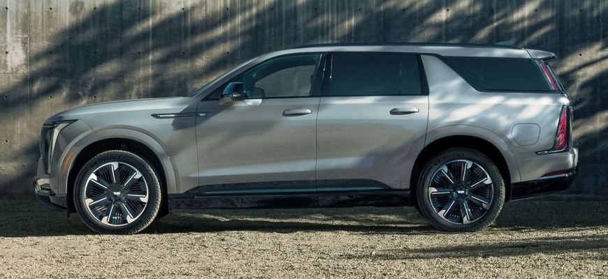 Predĺžený elektrický Cadillac Escalade IQL: auto s absurdnejšími parametrami nenájdete!