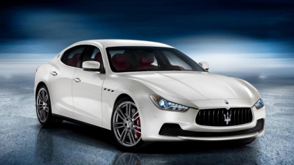 MASERATI GHIBLI PÔJDE PO KRKU MERCEDESU E A PÄŤKOVÉMU BMW