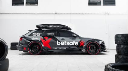 Audi RS6 na Gumball 3000: široké boky, zlato a 1000 koní