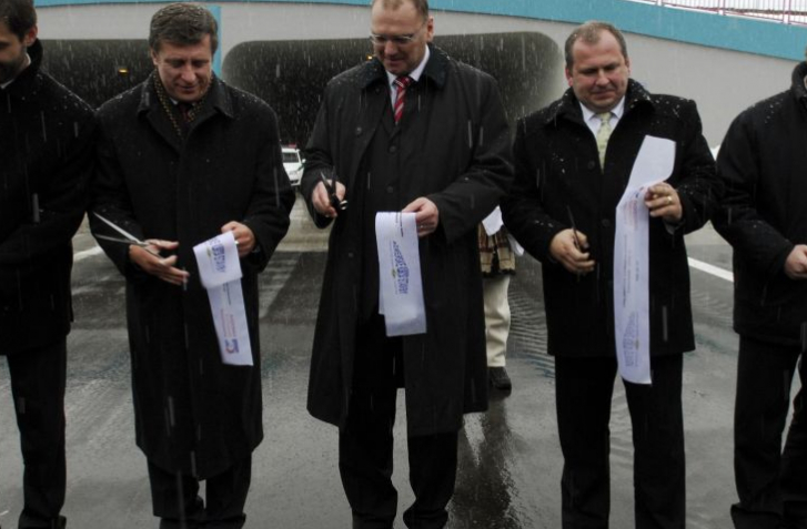 Nekonečný príbeh D1 - takto si politici robia 25 rokov srandu