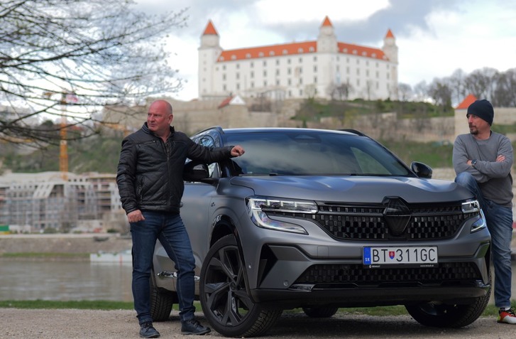 TEST RENAULT AUSTRAL - MÁ ŠANCU NAHRADIŤ TRI AUTÁ?