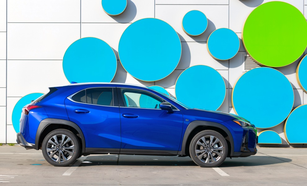 TEST LEXUS UX 300H KIZUNA F: ROZLÚČKA V ŠTÝLE, ŽE MU ODPUSTÍTE AJ MALÝ KUFOR