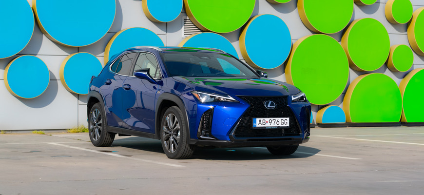Test Lexus UX 300h Kizuna F: rozlúčka v štýle, že mu odpustíte aj malý kufor