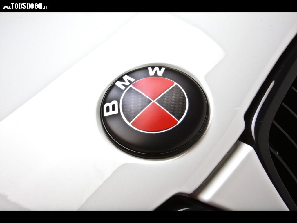 Pravdupovediac, toto nie je prvýkrát, čo vidím BMW logo s červenou miesto modrej. Ale prvýkrát, čo ho vidím v kombinácii červená a čierna :)