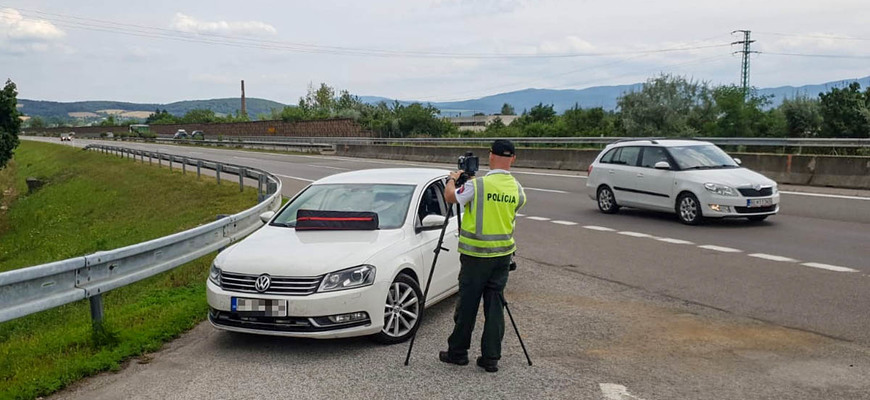 Policajný radar nameral vodičovi Ford Focus 703 km/h. Dali mu aj pokutu