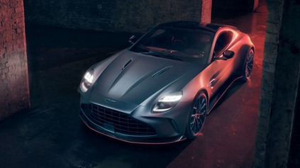 NOVÝ ASTON MARTIN VANTAGE S DOSTAL VÝKONNEJŠIU V8 A TECHNIKU POSÚVA SMEROM K OKRUHOM