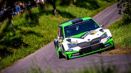 Superrýchla Valašská Rally 2020 ponúkla skvelý súboj až do konca medzi Kopeckým a Pechom