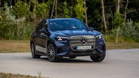 TEST MERCEDES-BENZ GLC 400 4MATIC EQ: PRVOTRIEDNY DOJAZD A DYNAMIKA