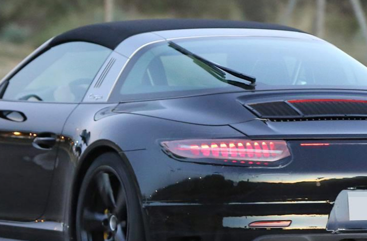 Porsche 911 facelift 2015