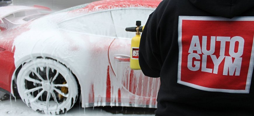 AUTOGLYM tím na oslave 50-ky 911 na SlovakiaRingu mydlil denne takmer 40 porsche