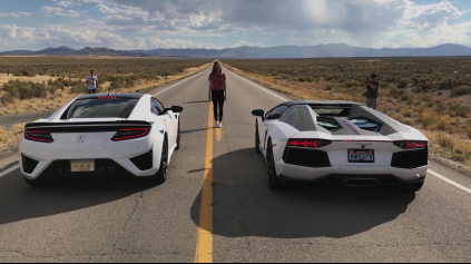 Šprint Honda NSX vs. Aventador: elektrické kone ťahajú silnejšie